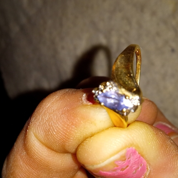 10k gold ring - Picture 2 of 5
